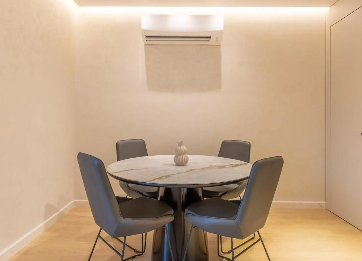 Central Inn, New Bazaar Apartment Tirana