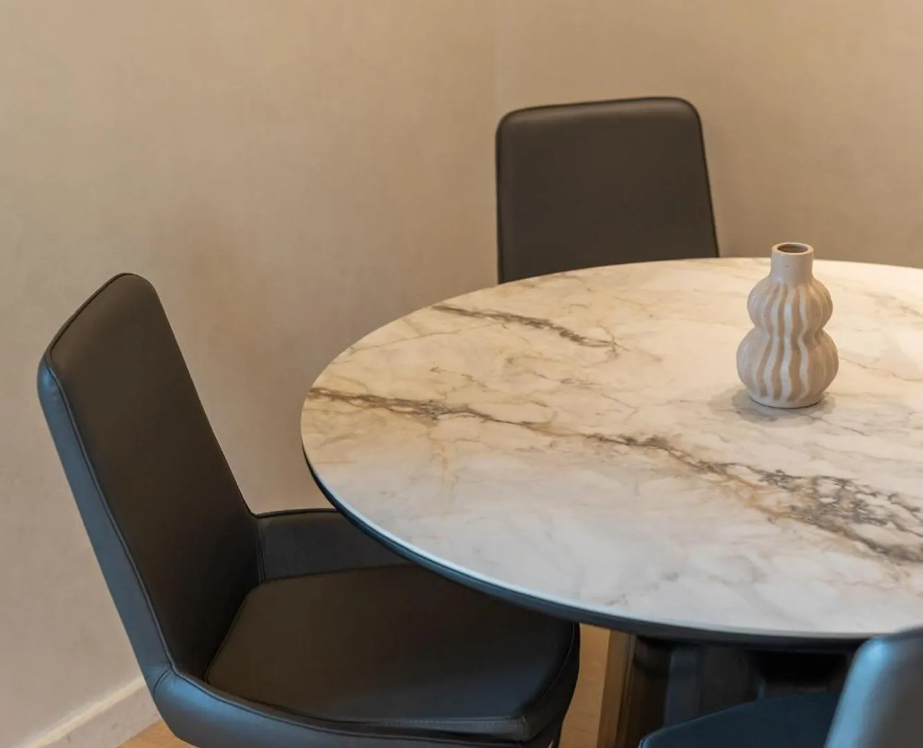 Central Inn, New Bazaar Apartment Tirana