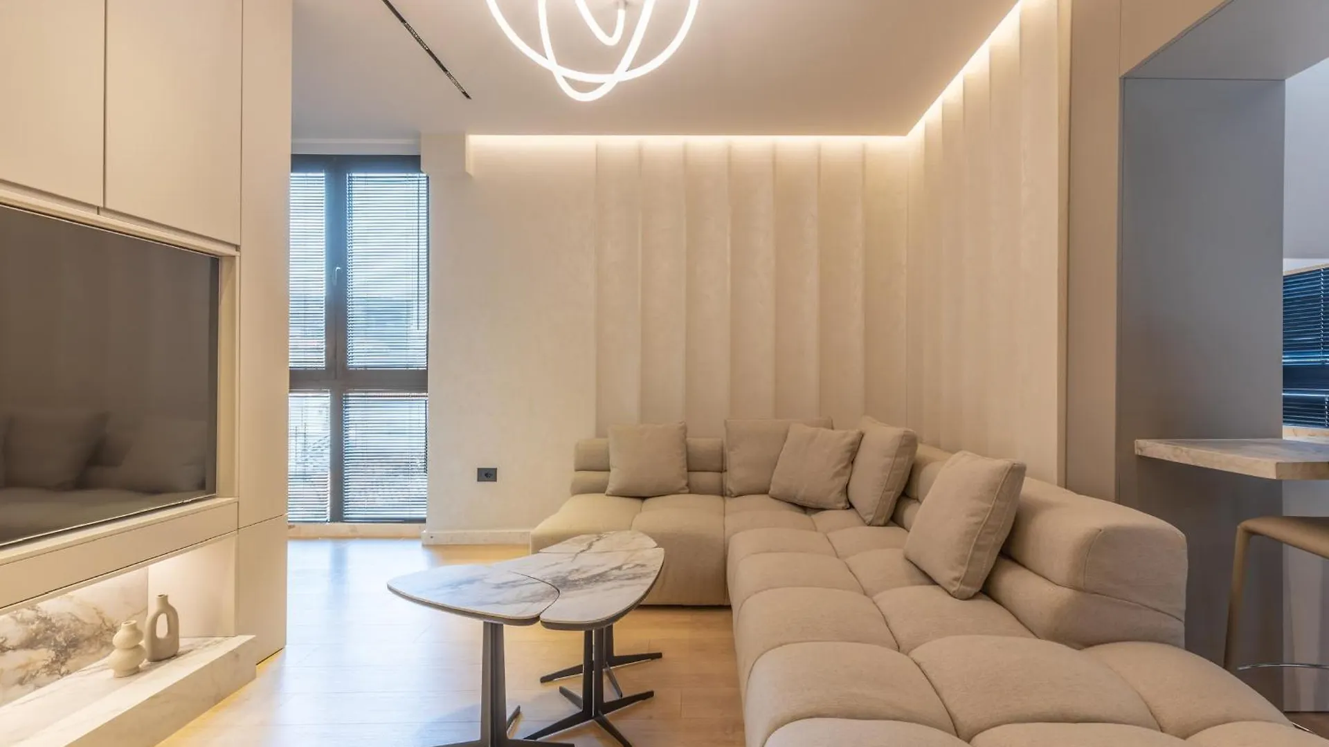 Central Inn, New Bazaar Apartment Tirana 0*,